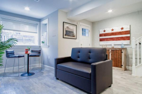 Central DC Flat Sleeps 3 Convention Center